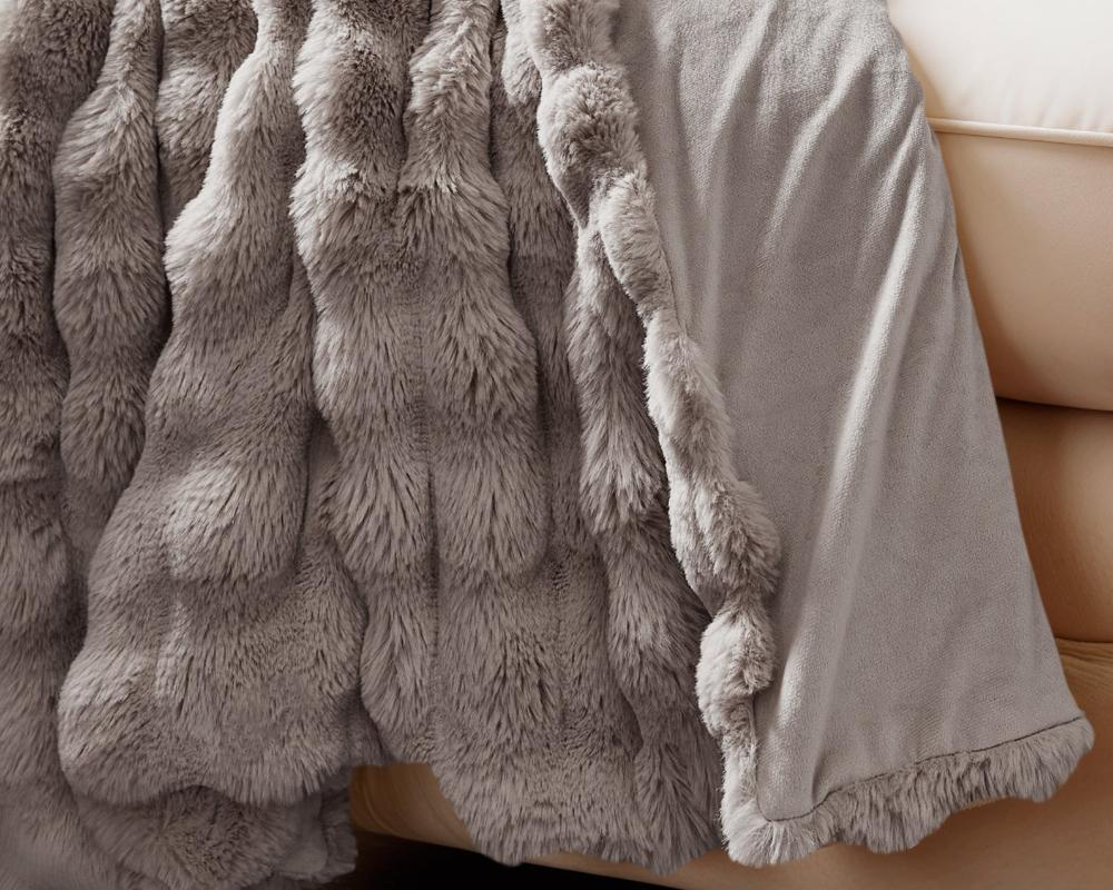 Pom Rabbit Fur deken -  Taupe